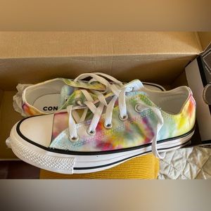 Women tie dye low top Converse. Size 6. Worn once